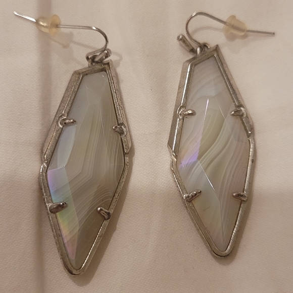 Beautiful Iridescent Kendra Scott Earrings - Picture 5 of 16